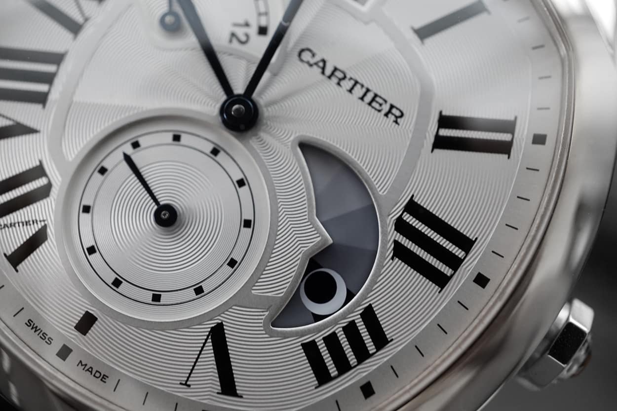 Copies watches. Cartier Drive de Cartier. Настольные часы Картье.